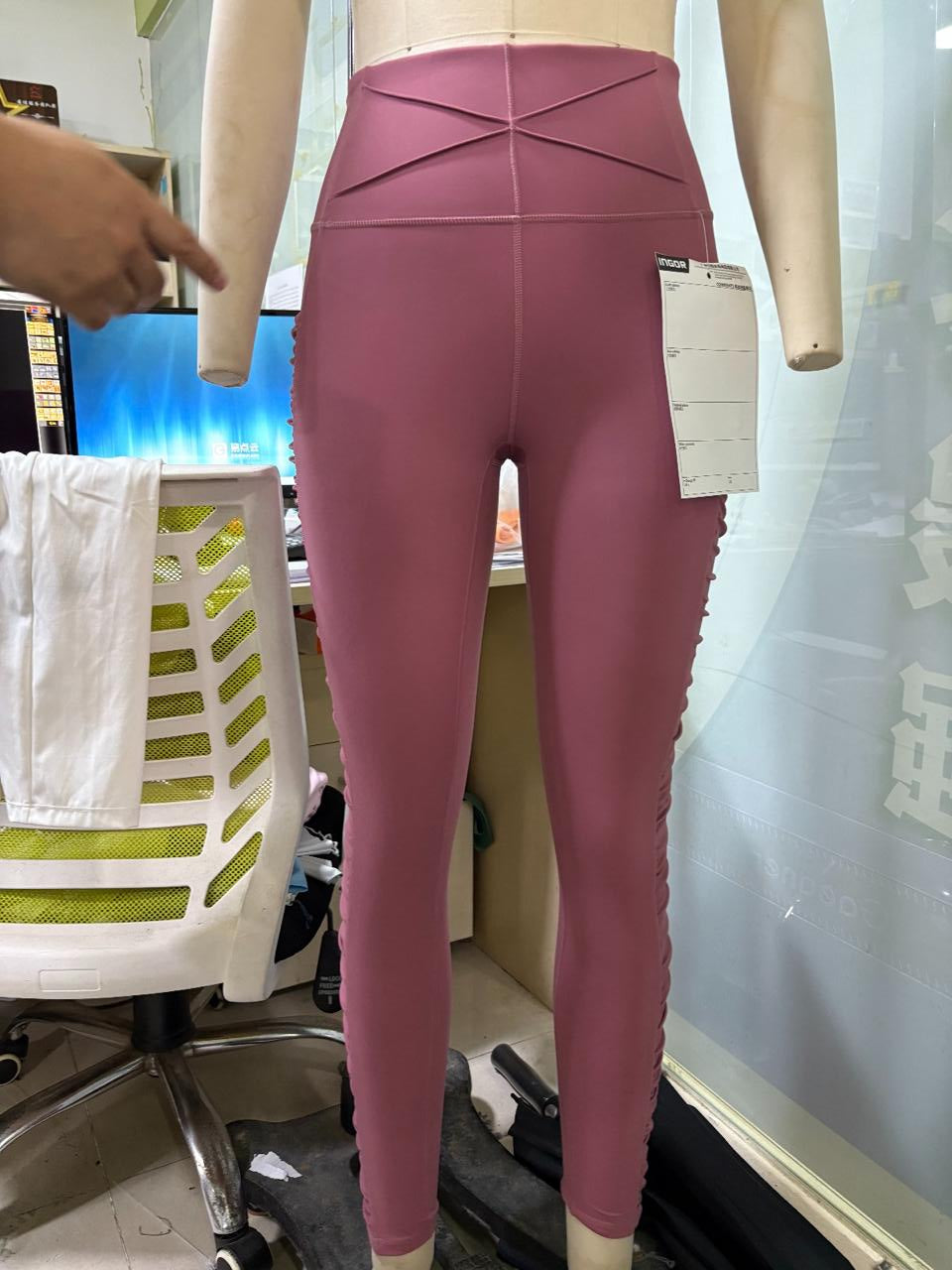 SculptFit High-Waist Scrunch Leggings – Mauve Pink
